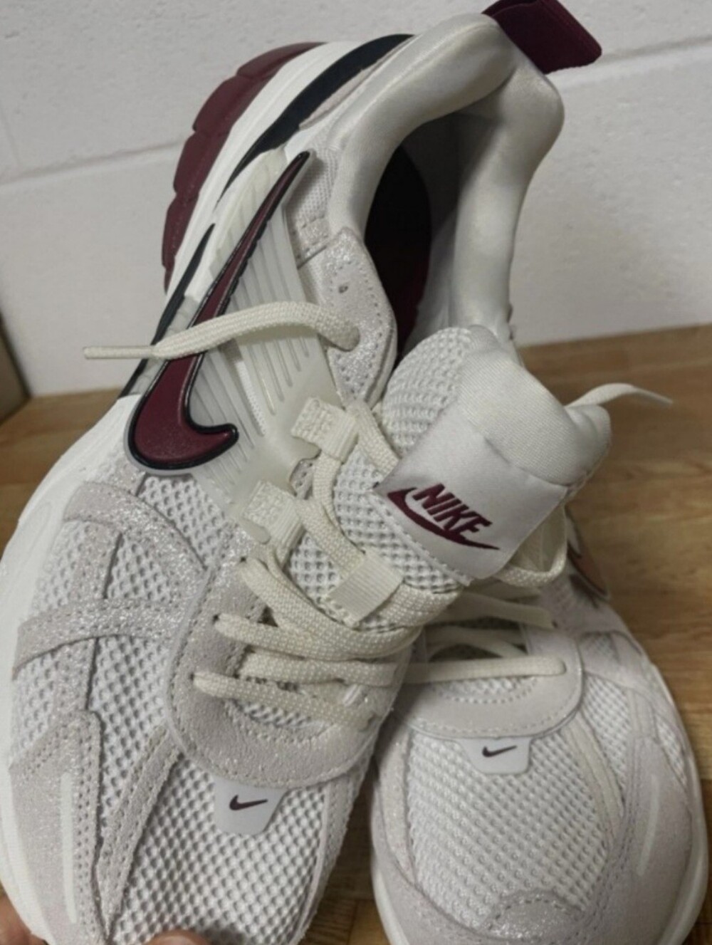 New Nike Y2K Run SE Women's Shoes White/ Black/ Team Red Sneakers - Size 9.5 - Picture 5 of 12
